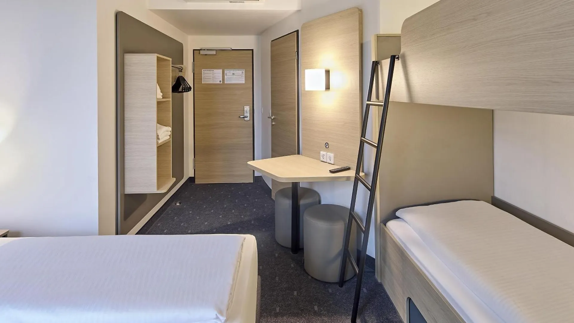 **  B&B Hotel Koeln-Messe Německo
